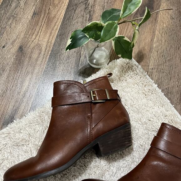 Vince Camuto Size 8 M Cognac Leather Buckle Block Heel Peamer Ankle Boots - Picture 5 of 8
